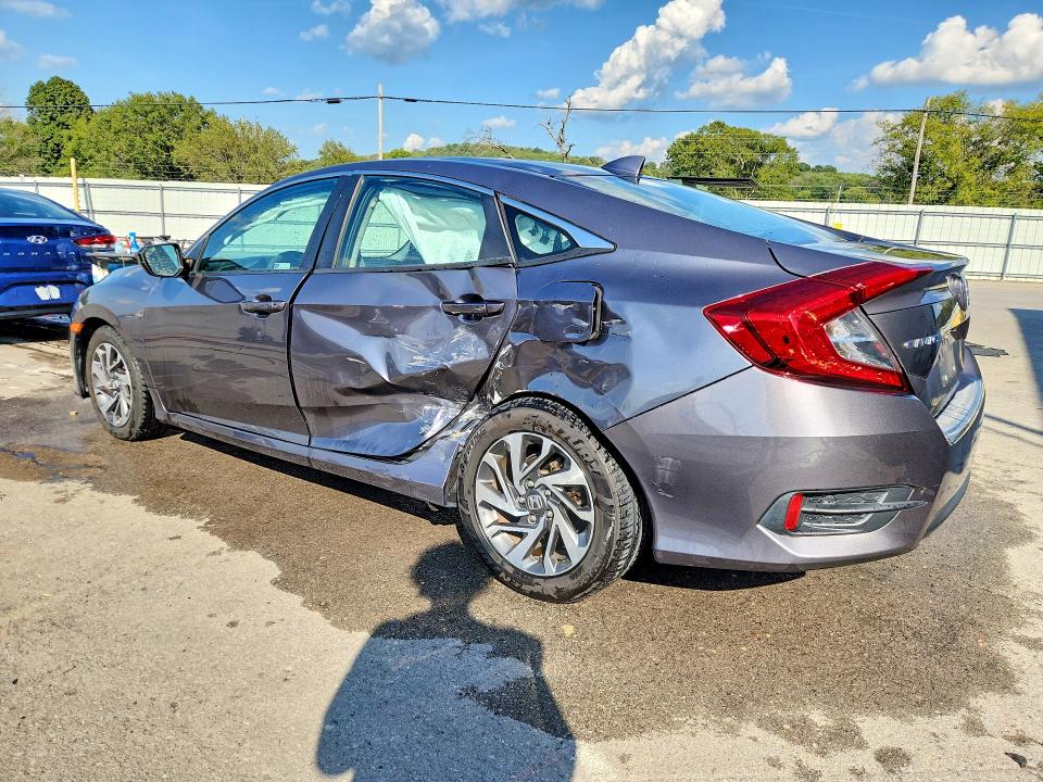 Photo 2 from auction – 2018 HONDA CIVIC with VIN 2HGFC2F72JH602494