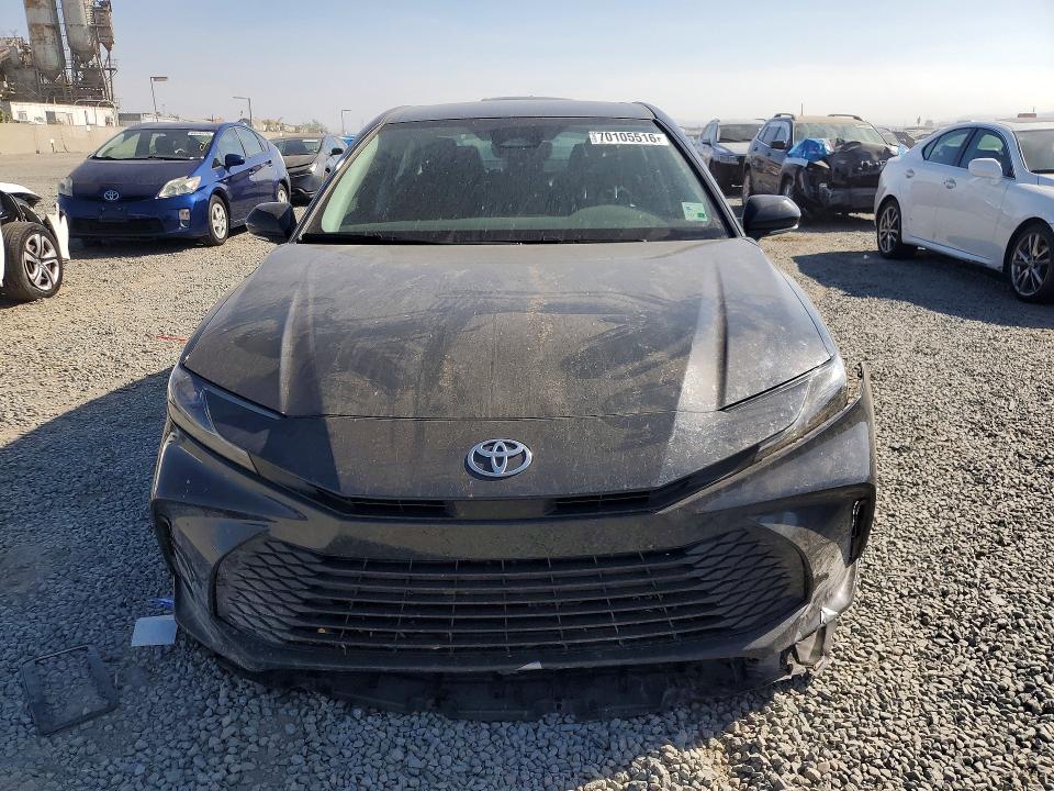 Zdjęcie 5 z aukcji – 2026 TOYOTA CAMRY z VIN 4T1DAACK2TU214370