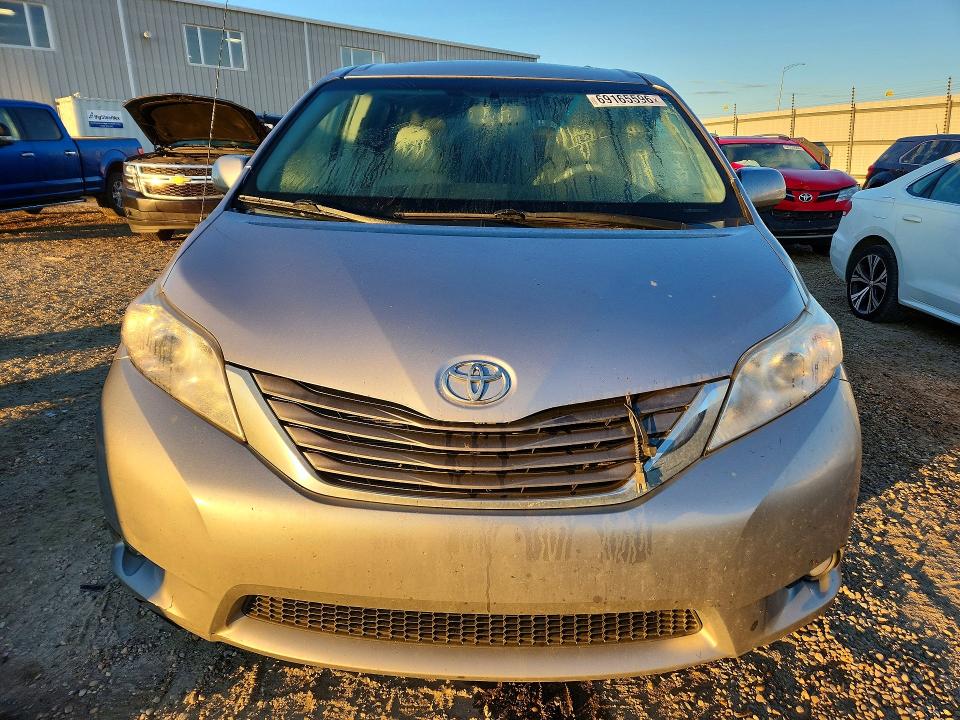 Photo 5 from auction – 2011 TOYOTA SIENNA with VIN 5TDYK3DC9BS169758