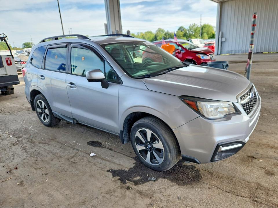 Photo 4 from auction – 2018 SUBARU FORESTER with VIN JF2SJAEC5JH403782
