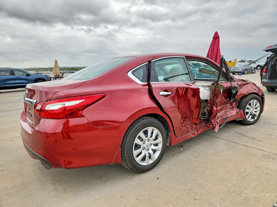 Photo 3 from auction – 2017 NISSAN ALTIMA with VIN 1N4AL3AP4HN329152