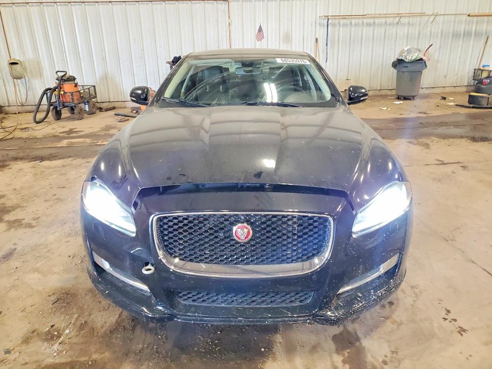 Photo 5 from auction – 2016 JAGUAR XJ with VIN SAJXJ1CD3G8V95424