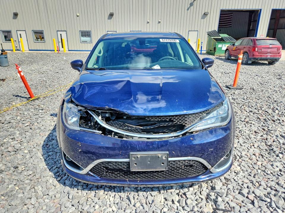 Photo 5 from auction – 2018 CHRYSLER PACIFICA with VIN 2C4RC1FG5JR212182