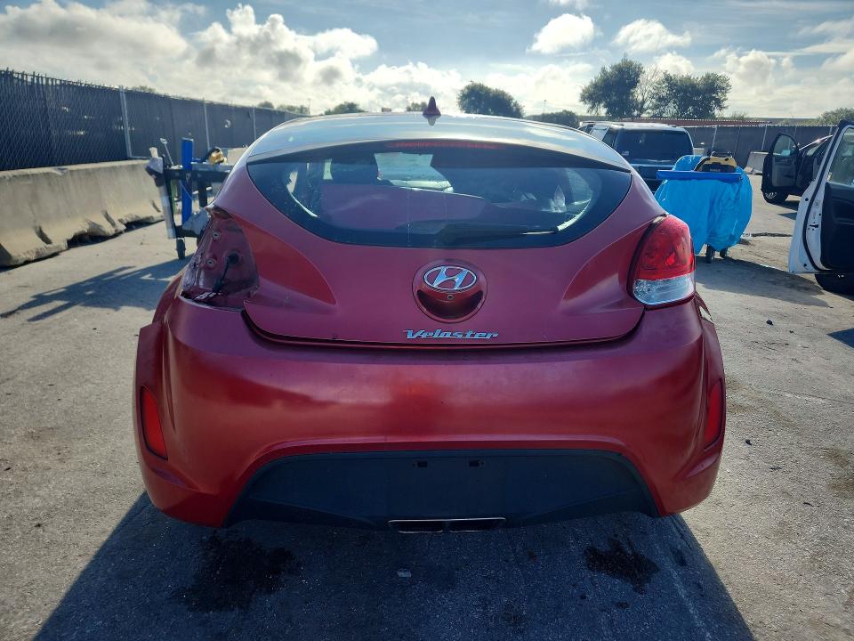 Photo 6 from auction – 2016 HYUNDAI VELOSTER with VIN KMHTC6AD2GU292452