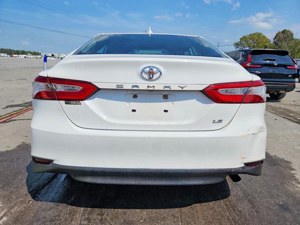 Снимка 6 от търг – 2019 TOYOTA CAMRY с VIN 4T1B11HK9KU217068