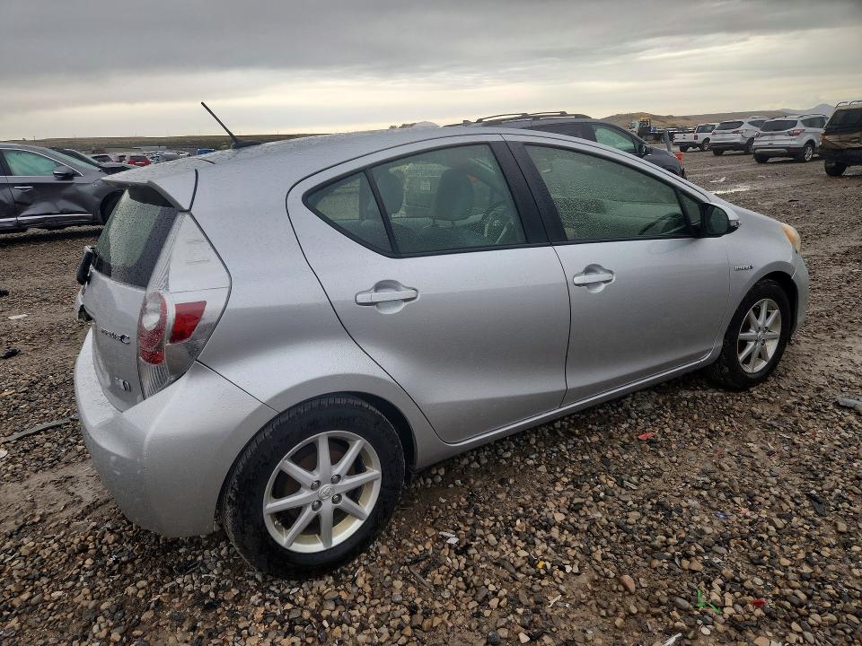 Foto 3 de la subasta – 2012 TOYOTA PRIUS C con VIN JTDKDTB31C1024277