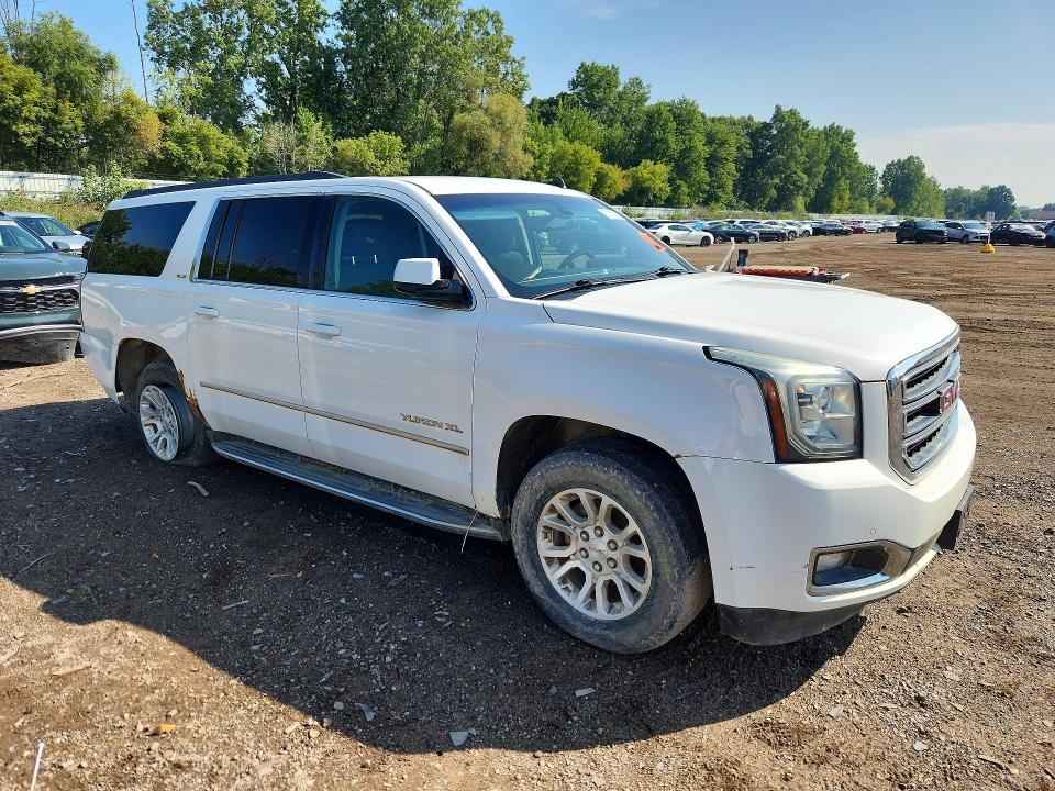 Снимка 4 от търг – 2015 GMC YUKON XL с VIN 1GKS2GKC4FR240308