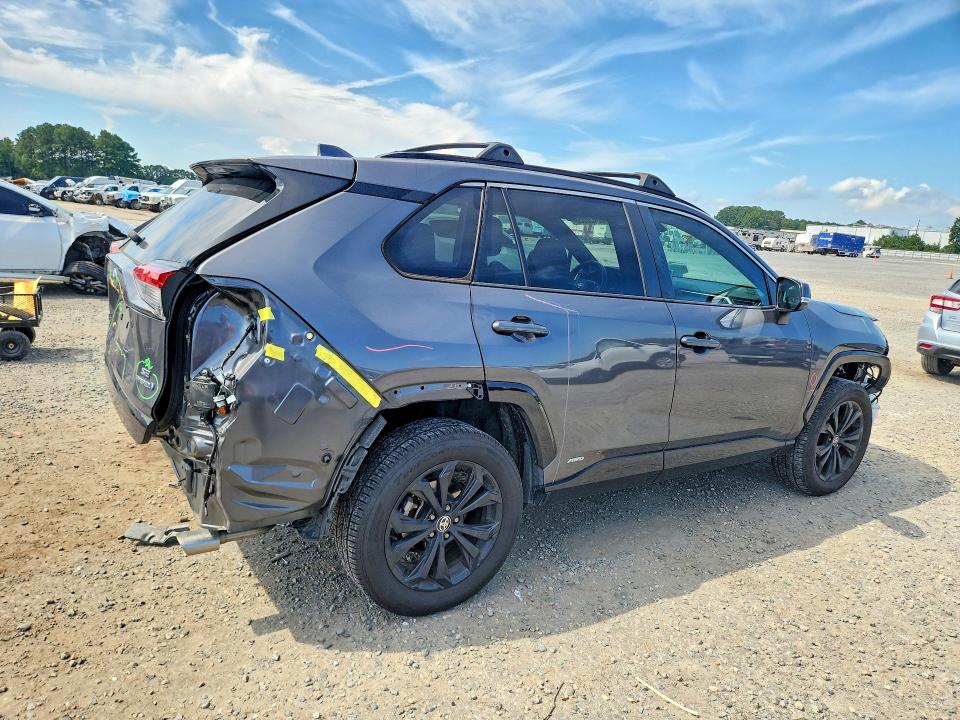 Photo 3 from auction – 2022 TOYOTA RAV4 with VIN 4T3T6RFV8NU080640