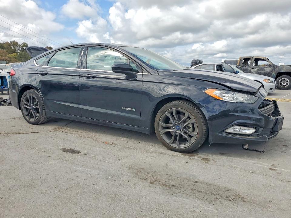 Снимка 4 от търг – 2018 FORD FUSION с VIN 3FA6P0LU2JR218498