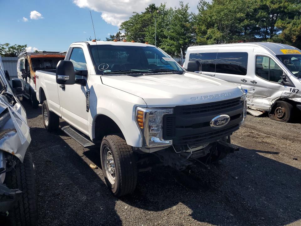Photo 4 from auction – 2019 FORD F250 with VIN 1FTBF2B60KEG62672