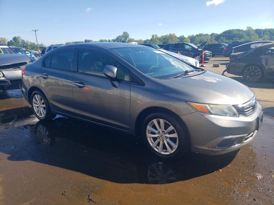 Снимка 4 от търг – 2012 HONDA CIVIC с VIN 19XFB2F86CE367056