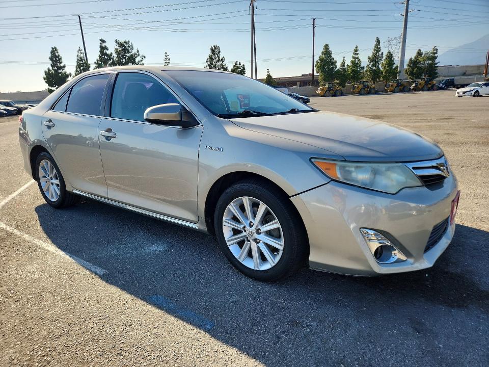 Снимка 4 от търг – 2013 TOYOTA CAMRY HYBRID с VIN 4T1BD1FK3DU072204