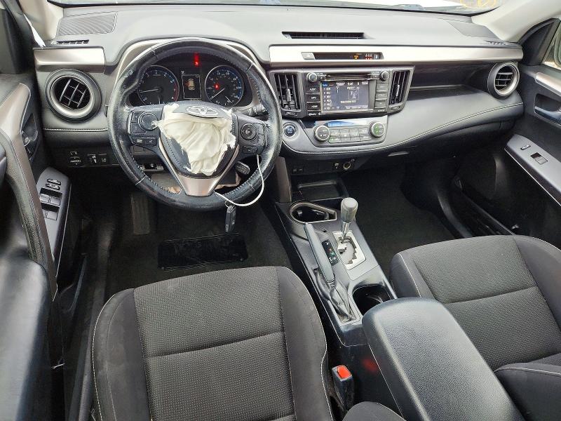 Снимка 8 от търг – 2018 TOYOTA RAV4 с VIN JTMWFREV0JJ728902