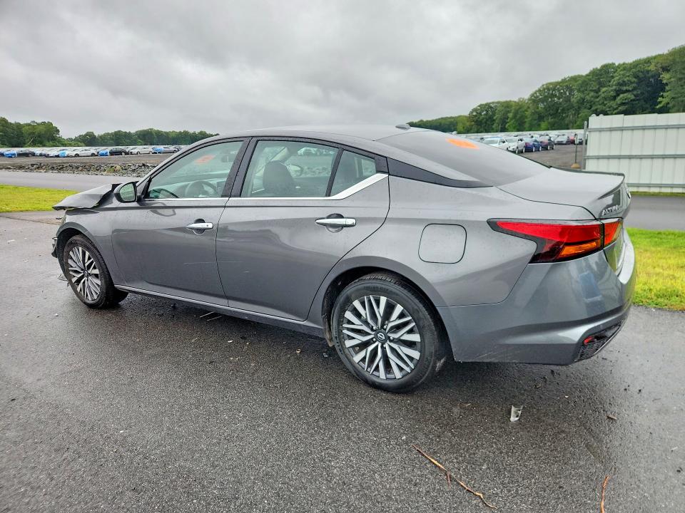 Photo 2 from auction – 2025 NISSAN ALTIMA with VIN 1N4BL4DW6SN372573