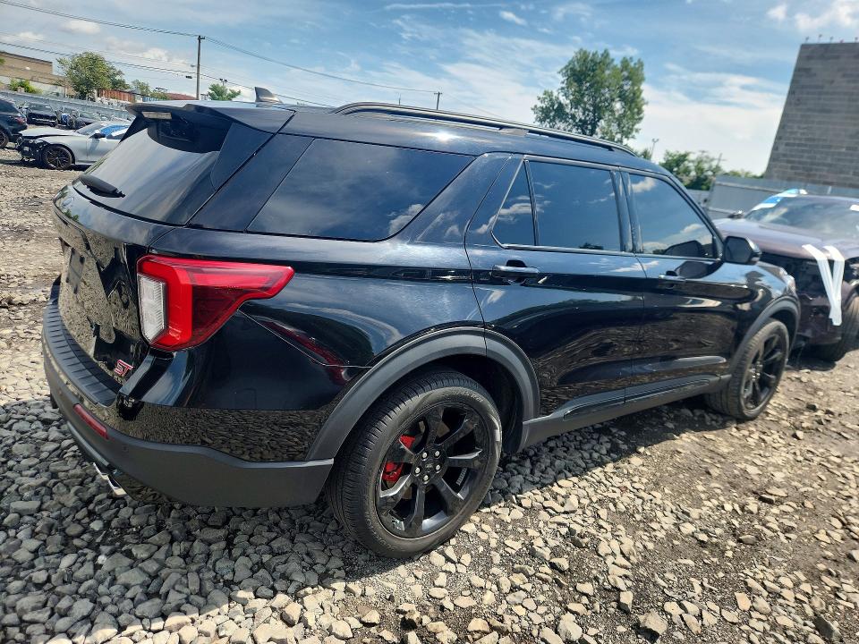Photo 3 from auction – 2024 FORD EXPLORER with VIN 1FM5K8GC9RGA20357