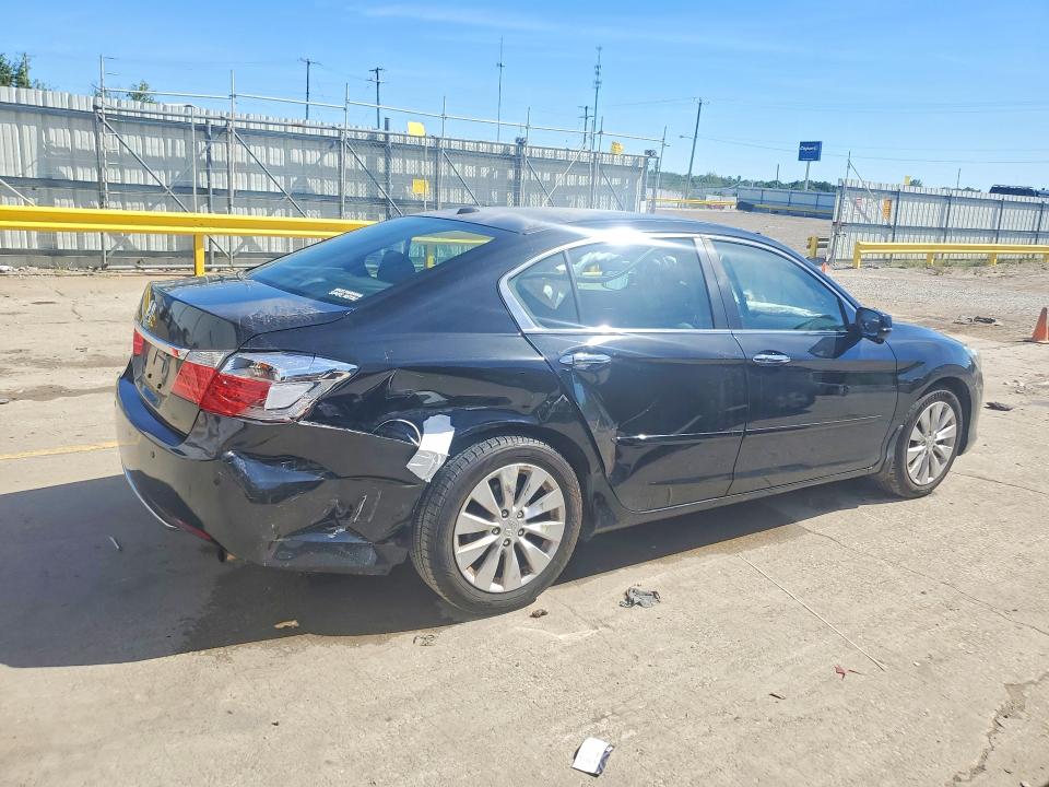Photo 3 from auction – 2013 HONDA ACCORD with VIN 1HGCR2F86DA065366