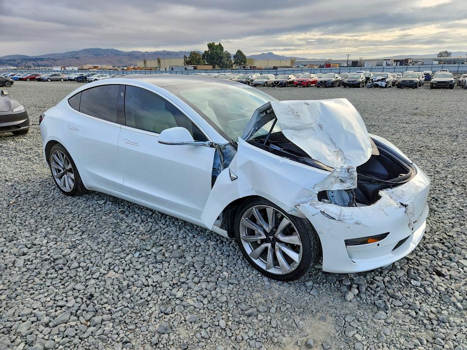 Фото 4 с аукциона – 2019 TESLA MODEL 3 с VIN 5YJ3E1EB2KF494820