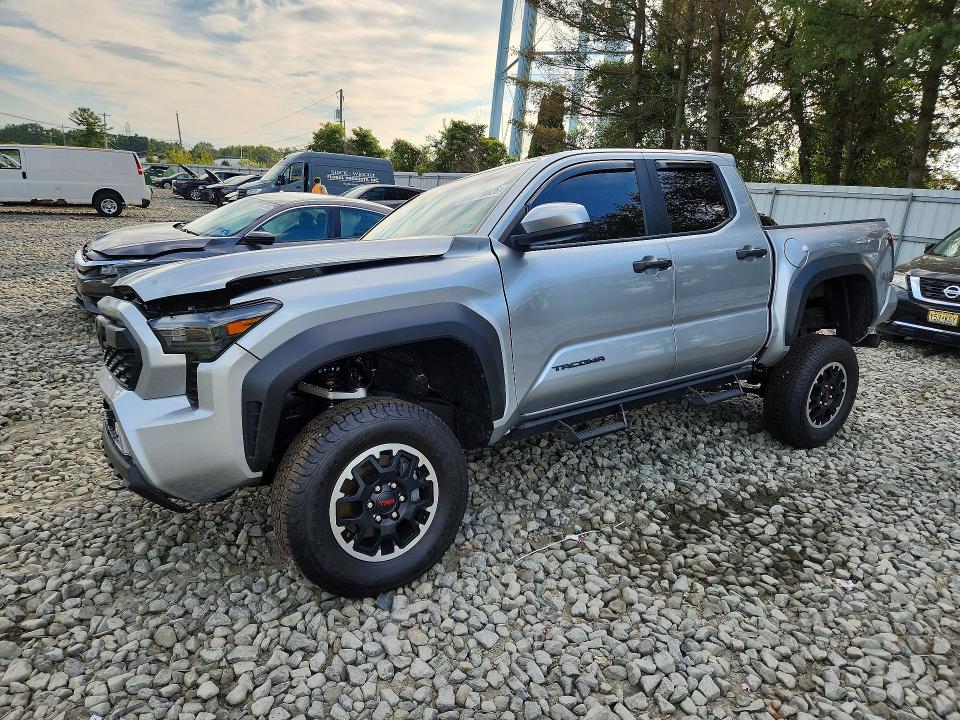 TOYOTA TACOMA 2025 z numerem VIN 3TMLB5JN9SM182828 - Zdjęcie z aukcji