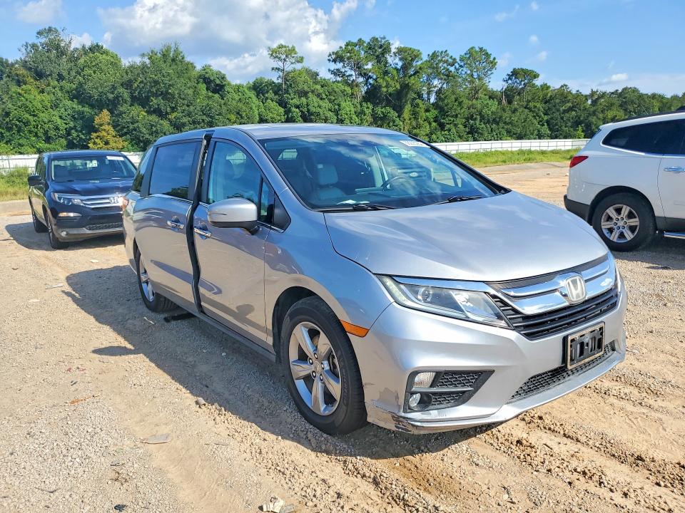 Photo 4 from auction – 2018 HONDA ODYSSEY with VIN 5FNRL6H72JB045558