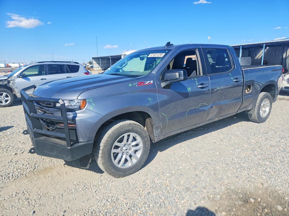 CHEVROLET SILVERADO 2021 with VIN 1GCUYEED6MZ352035 - Photo from auction