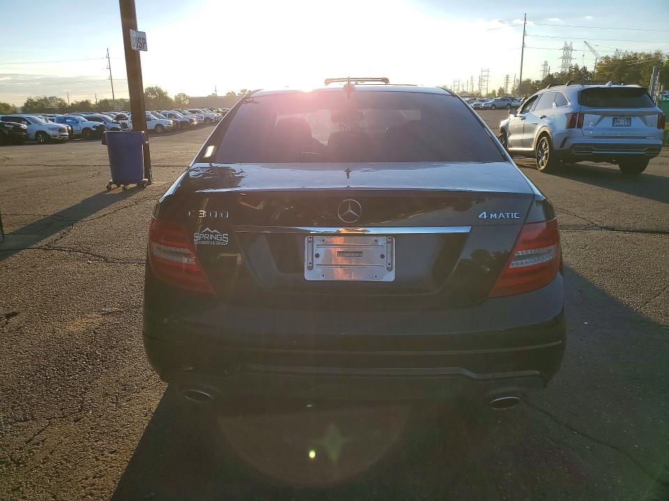 Photo 6 from auction – 2012 MERCEDES-BENZ C with VIN WDDGF8BB9CR202027