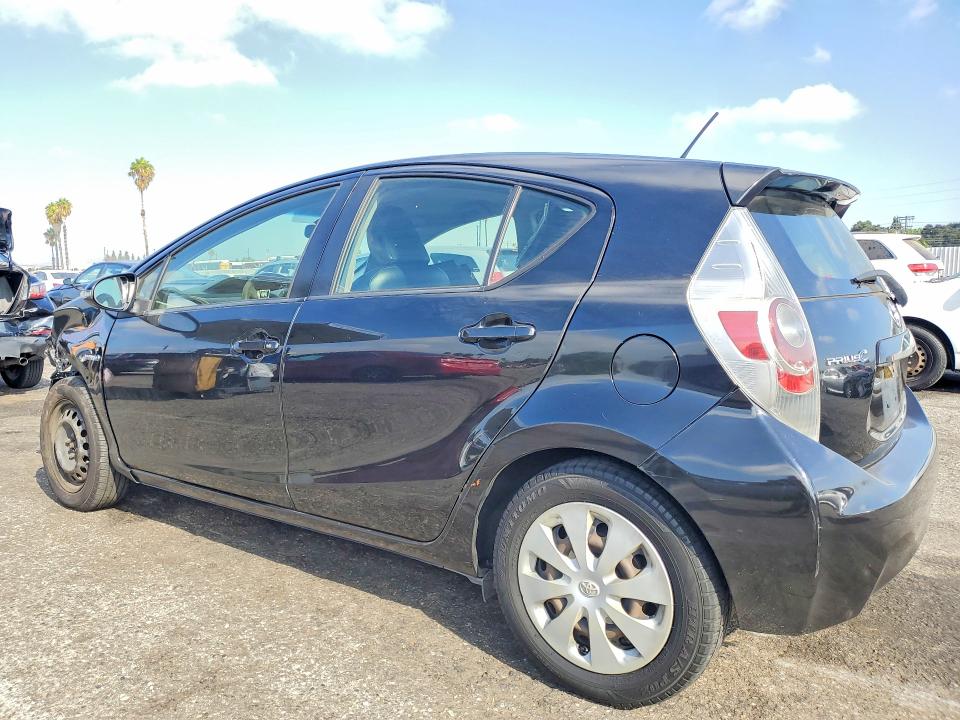 Photo 2 from auction – 2012 TOYOTA PRIUS C with VIN JTDKDTB33C1521914