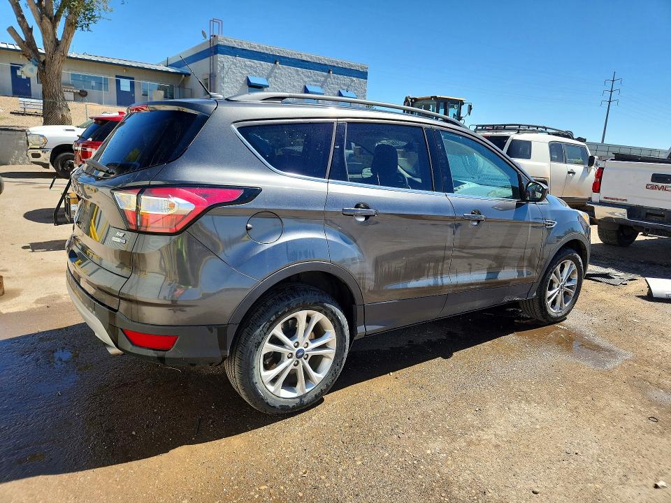 Фото 3 с аукциона – 2018 FORD ESCAPE с VIN 1FMCU9GD0JUC87506