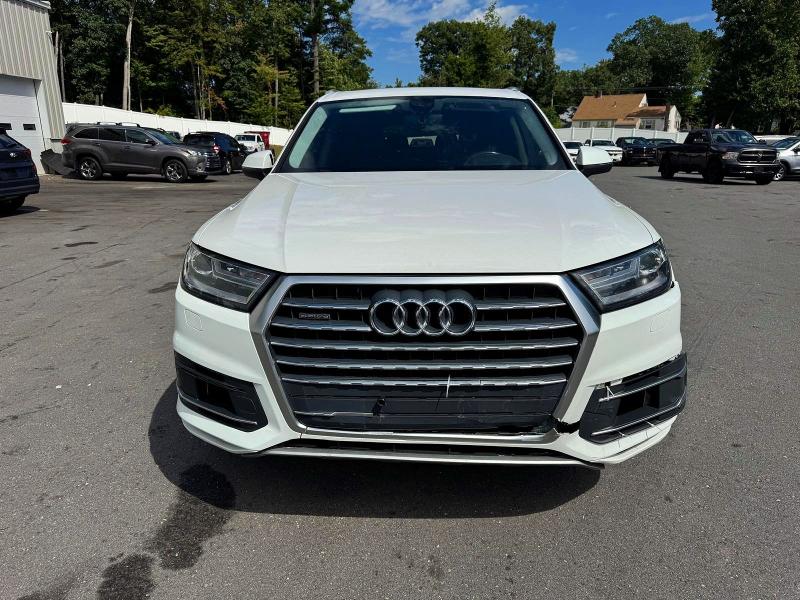 Zdjęcie 5 z aukcji – 2018 AUDI Q7 z VIN WA1LAAF7XJD023827