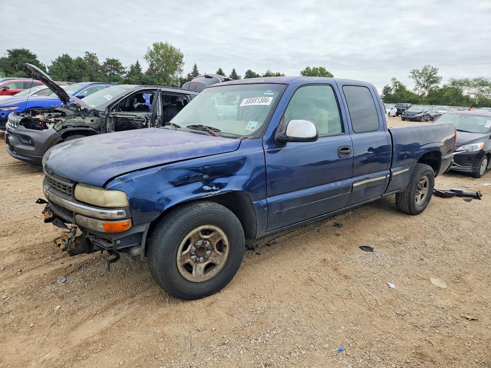 CHEVROLET SILVERADO 2002 with VIN 2GCEC19V521320536 - Photo from auction