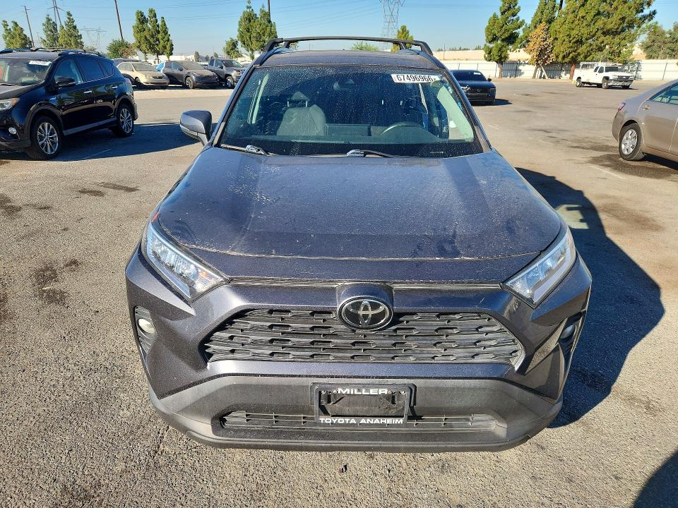 Снимка 5 от търг – 2019 TOYOTA RAV4 с VIN 2T3W1RFV2KC032012