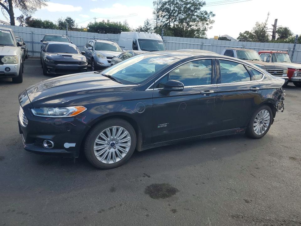 FORD FUSION 2013 with VIN 3FA6P0SU9DR310388 - Photo from auction