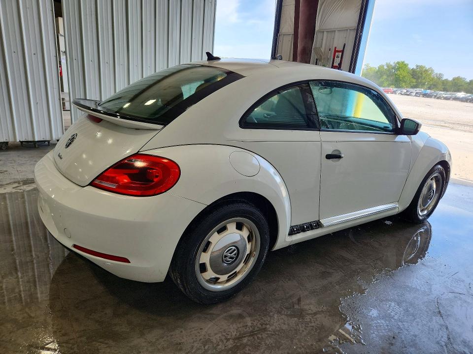 Снимка 3 от търг – 2016 VOLKSWAGEN BEETLE с VIN 3VWF17AT1GM636424