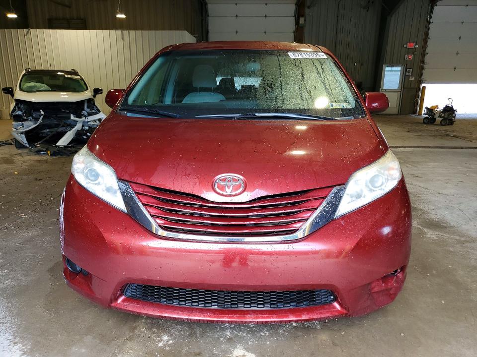 Photo 5 from auction – 2015 TOYOTA SIENNA with VIN 5TDKK3DCXFS560154