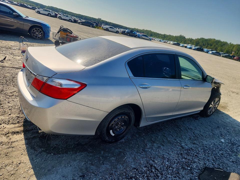 Photo 3 from auction – 2014 HONDA ACCORD with VIN 1HGCR2F32EA064284