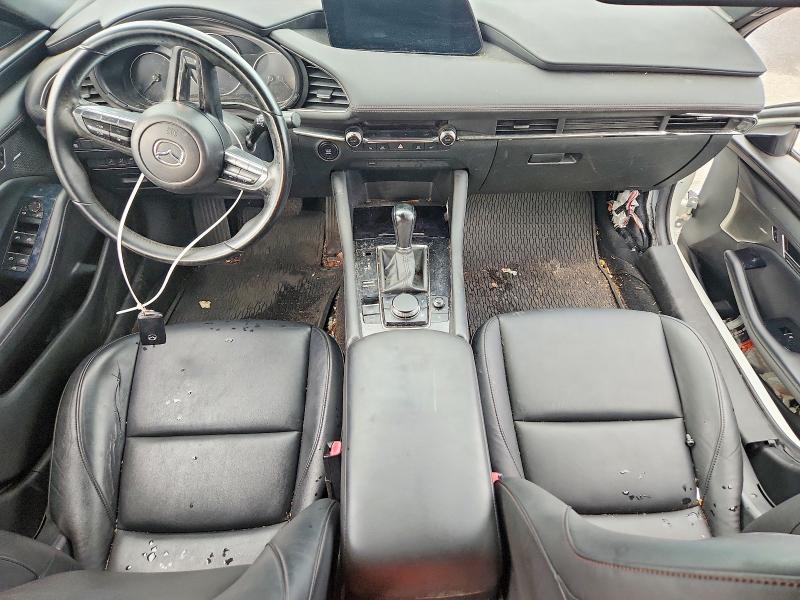 Photo 8 from auction – 2019 MAZDA 3 with VIN JM1BPBMM8K1128254