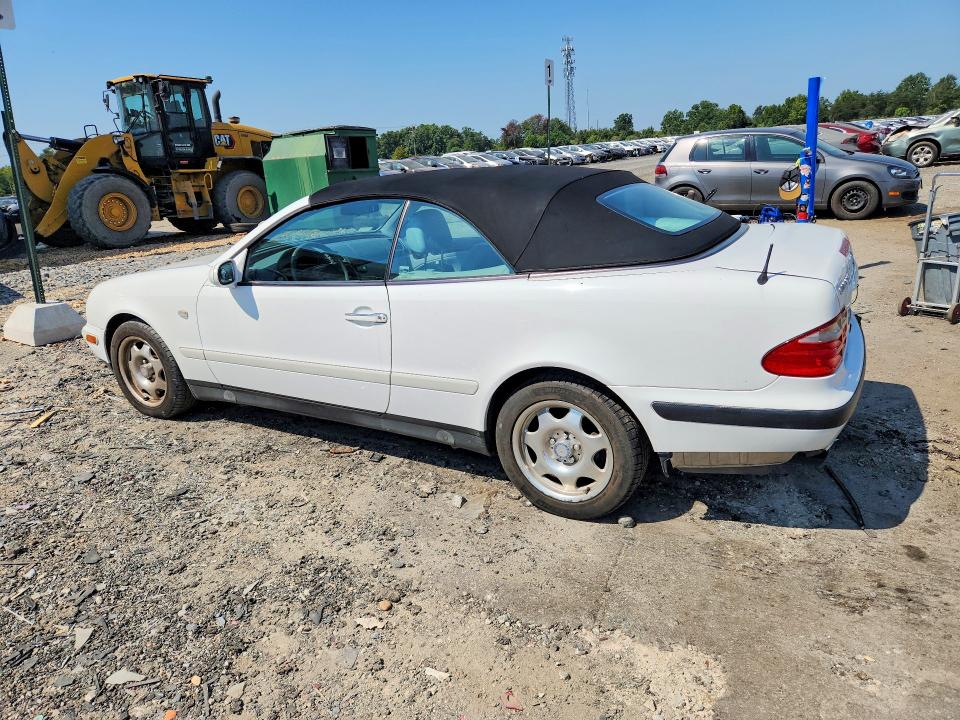 Снимка 2 от търг – 1999 MERCEDES-BENZ CLK с VIN WDBLK65G4XT012191