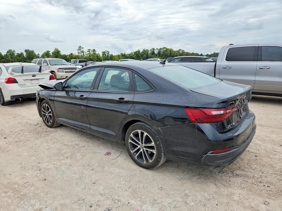 Снимка 2 от търг – 2024 VOLKSWAGEN JETTA с VIN 3VWBM7BU7RM050567