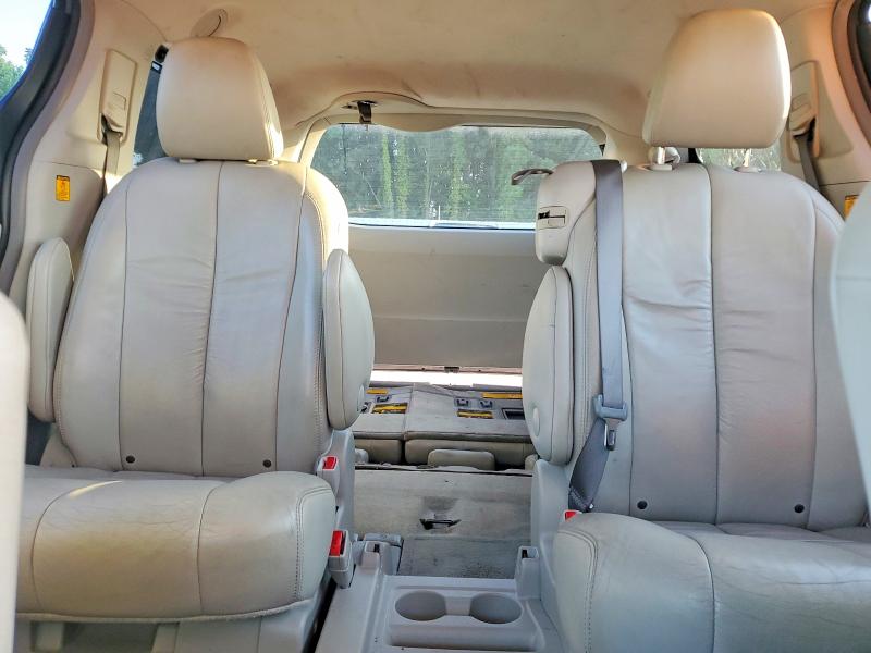 Photo 10 from auction – 2011 TOYOTA SIENNA with VIN 5TDYK3DC0BS128192