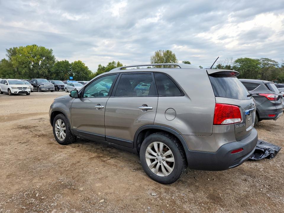 Photo 2 from auction – 2011 KIA SORENTO with VIN 5XYKUDA29BG042314
