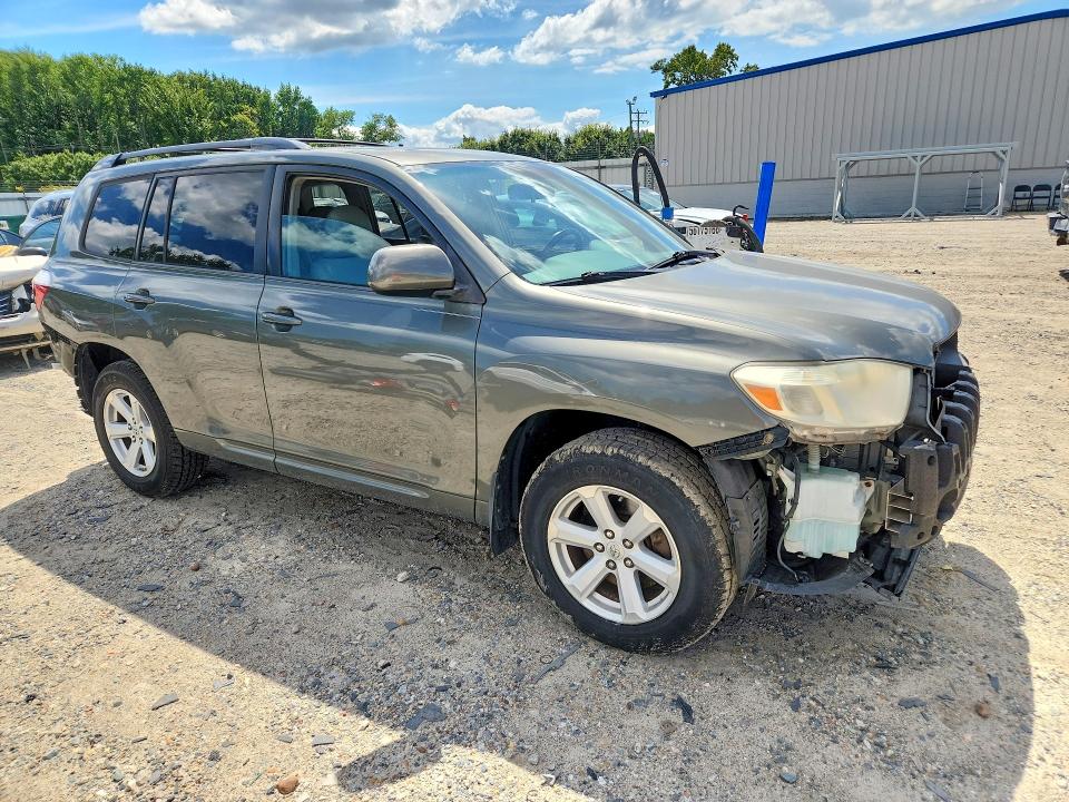 Photo 4 from auction – 2010 TOYOTA HIGHLANDER with VIN 5TDKK3EH7AS017766