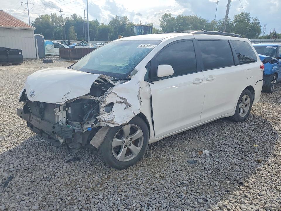 2012 TOYOTA SIENNA - Търг №67678406