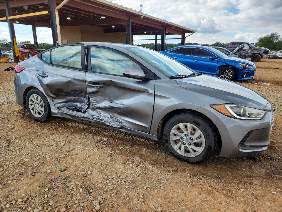 Снимка 4 от търг – 2018 HYUNDAI ELANTRA с VIN KMHD74LF6JU611676