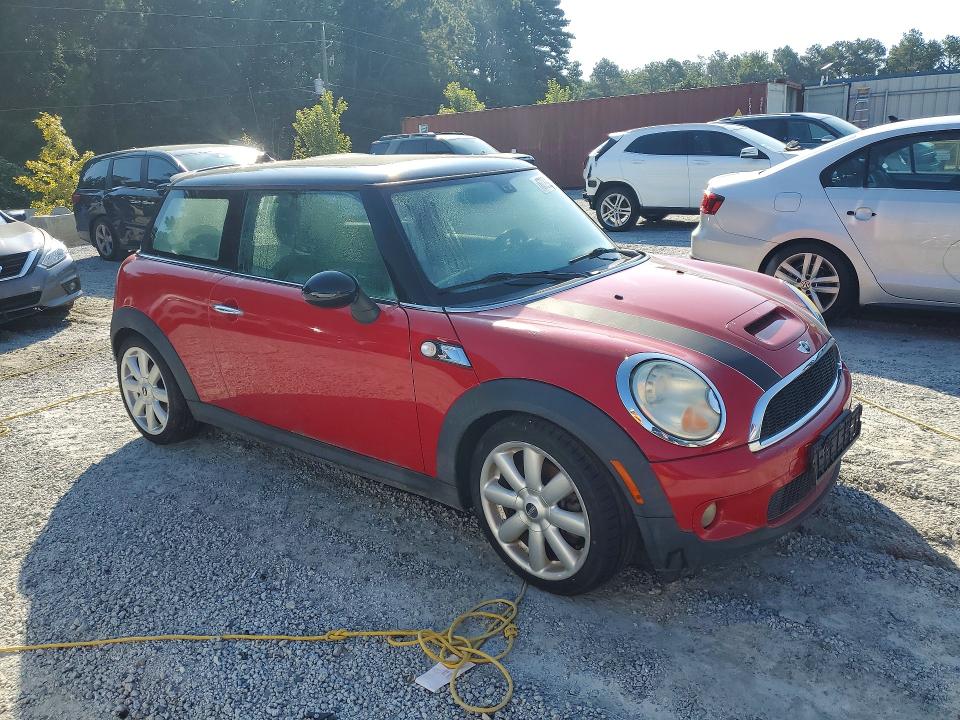 Photo 4 from auction – 2007 MINI COOPER with VIN WMWMF73567TL90253