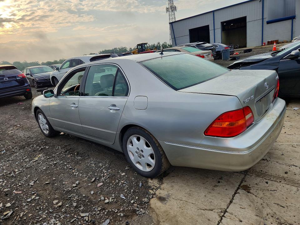 Photo 2 from auction – 2003 LEXUS LS with VIN JTHBN30F030121047
