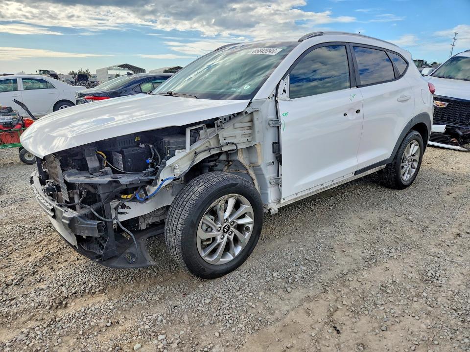 HYUNDAI TUCSON 2016 with VIN KM8J33A4XGU174204 - Photo from auction