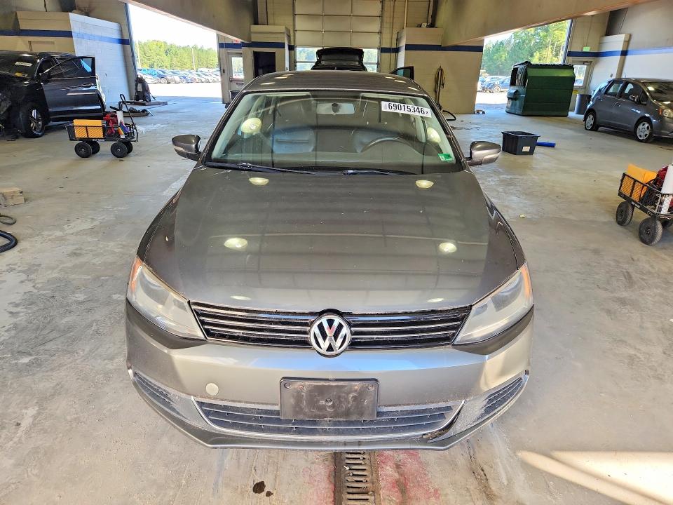 Photo 5 from auction – 2014 VOLKSWAGEN JETTA with VIN 3VWB07AJ3EM328202