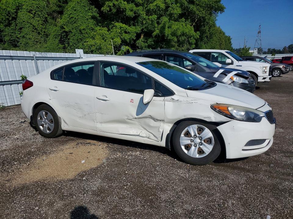 Photo 4 from auction – 2016 KIA FORTE with VIN KNAFK4A67G5604900