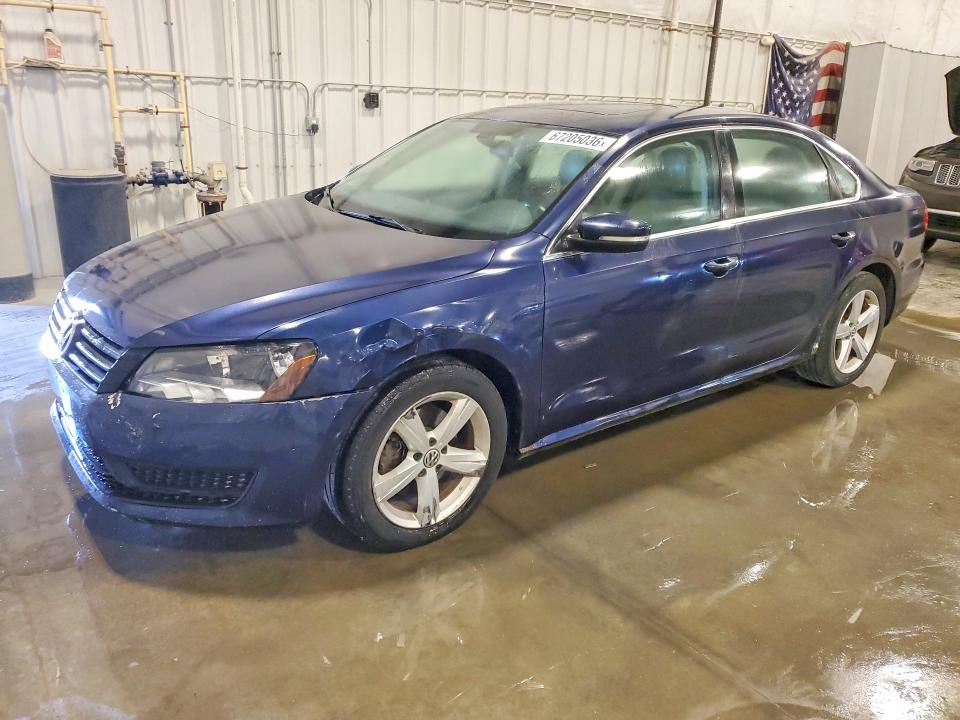 2013 VOLKSWAGEN PASSAT