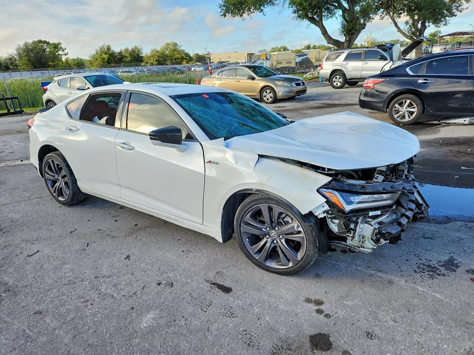 Photo 4 from auction – 2022 ACURA TLX with VIN 19UUB5F55NA003667
