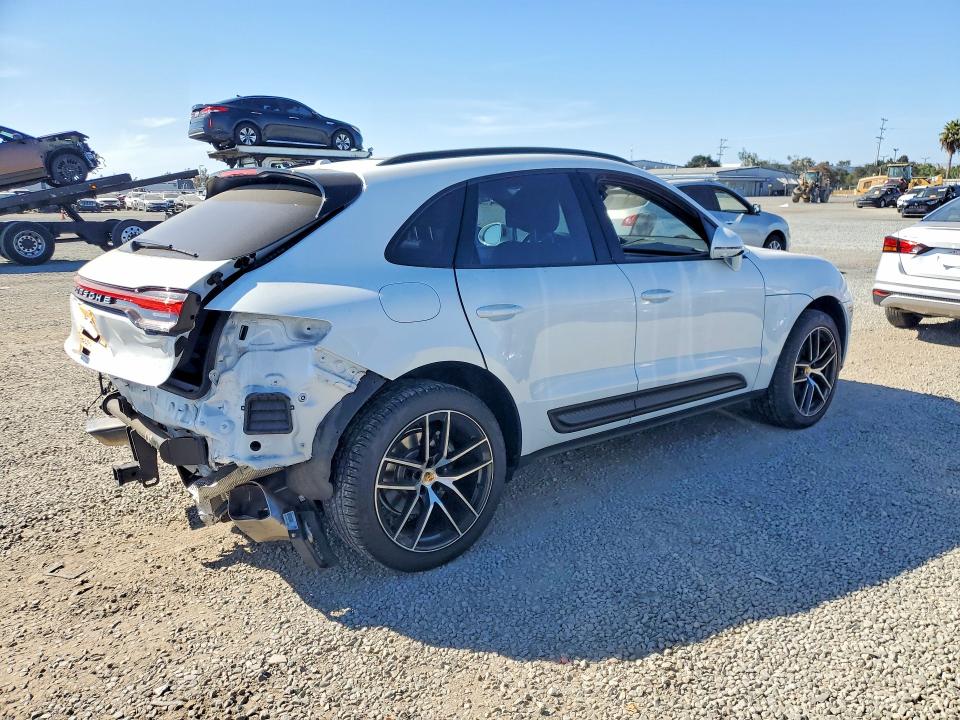 Photo 3 from auction – 2024 PORSCHE MACAN with VIN WP1AA2A52RLB18505